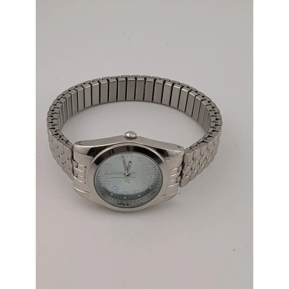 Time & Tru Watch Women 25mm Case Easy Read Dial Silver Stretch Band- New Battery
